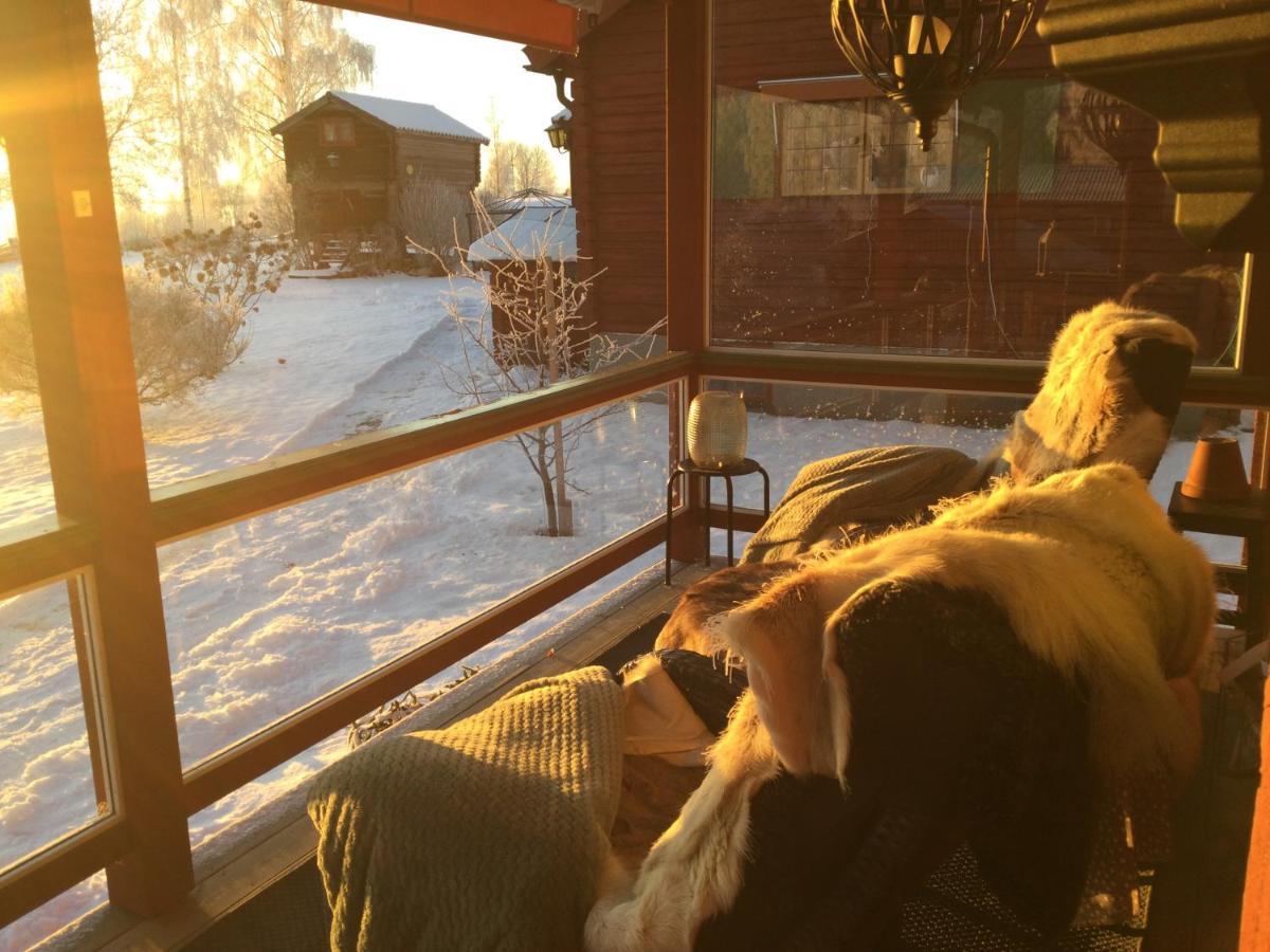 Mysigt Boende I Raettvik Med Utsikt Oever Siljan Bagian luar foto
