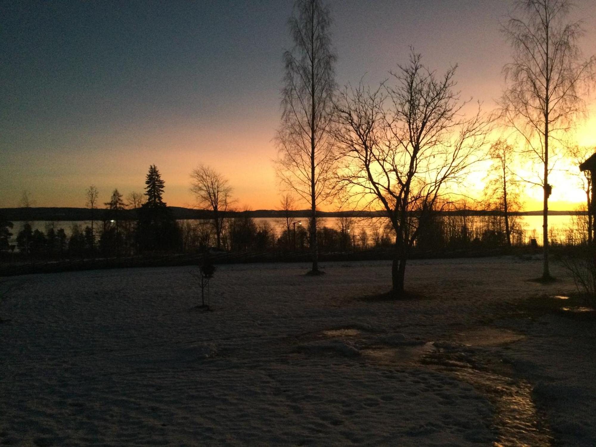 Mysigt Boende I Raettvik Med Utsikt Oever Siljan Bagian luar foto
