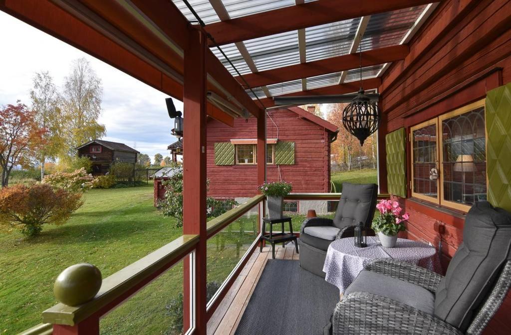 Mysigt Boende I Raettvik Med Utsikt Oever Siljan Bagian luar foto