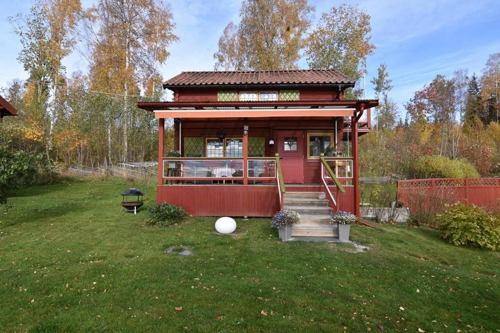 Mysigt Boende I Raettvik Med Utsikt Oever Siljan Bagian luar foto